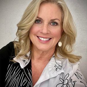 Meet your Posher, Carrie